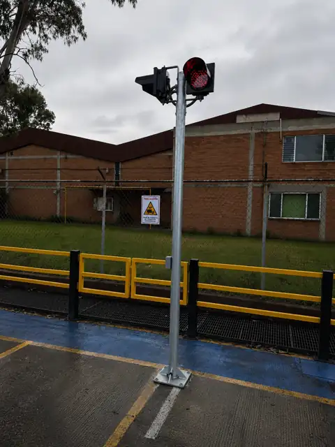 Control de Tránsito Peatonal con Semáforos