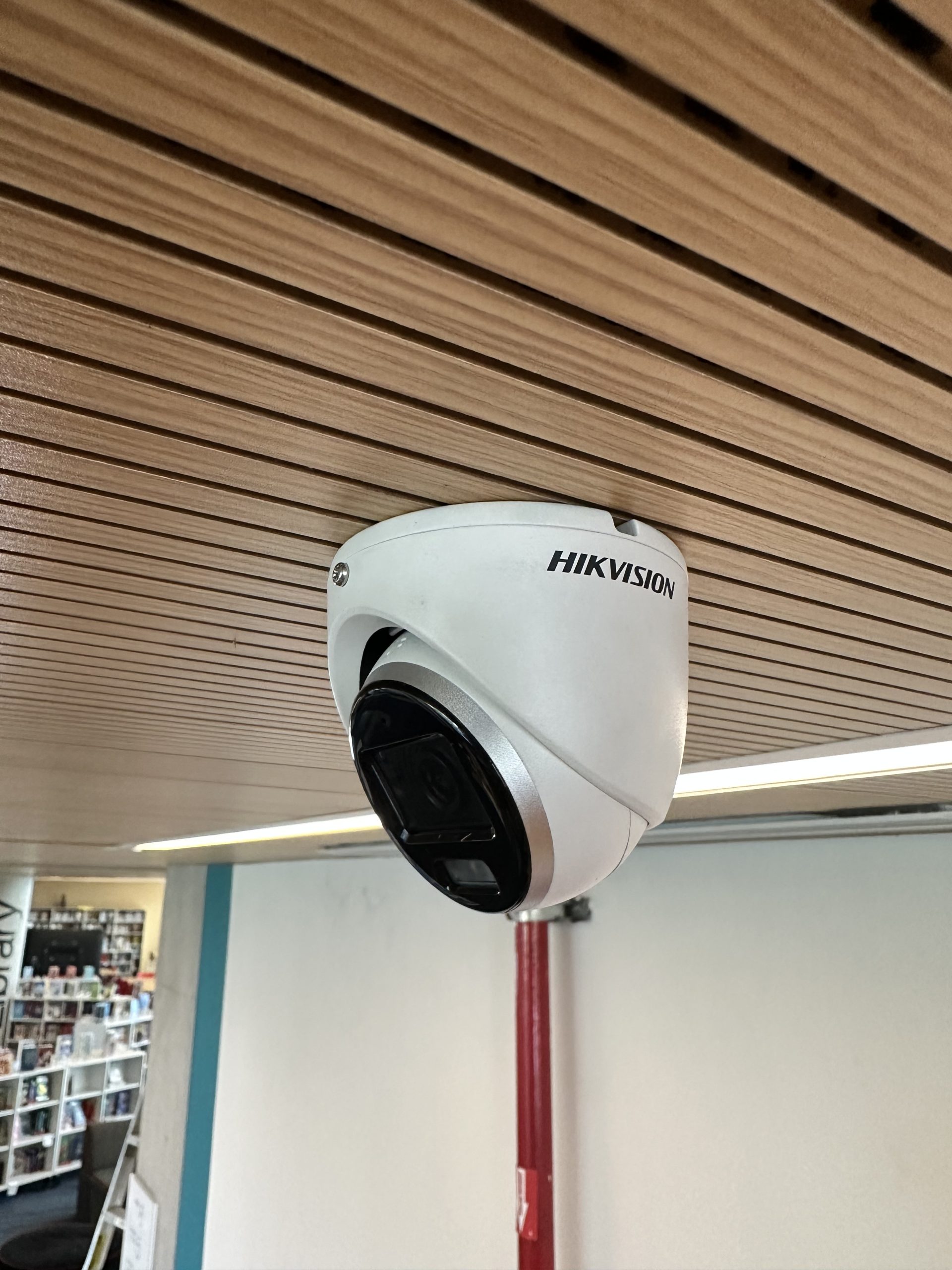 Sistema CCTV con cámaras IP de alta definición instalado por CTS Ingeniería