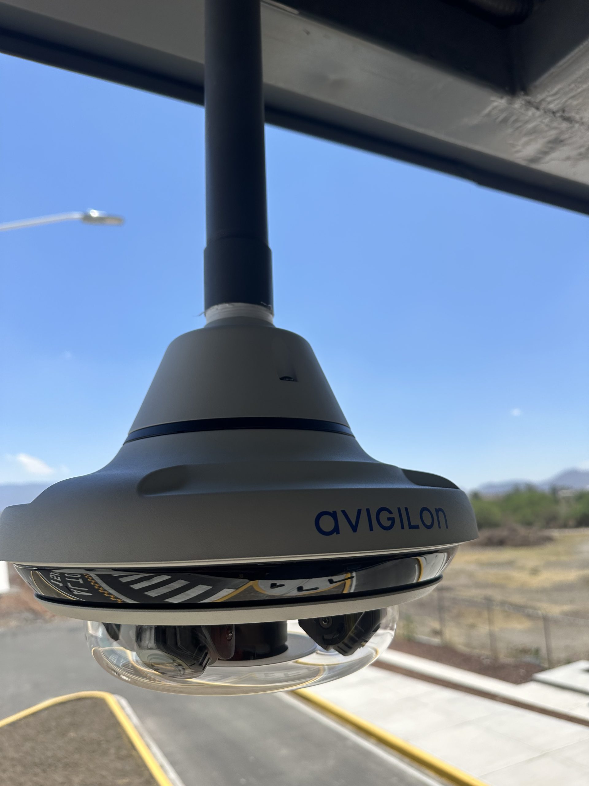 Canalización conduit para cámara de CCTV exterior instalada por CTS Ingeniería